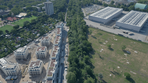Luftaufnahme zeigt die Fläche (Wiese), auf der die neue Abstellanlage entsthen wird.
