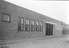 Schwarz-weiß-Foto des Bahnhofs Jungfernheide
